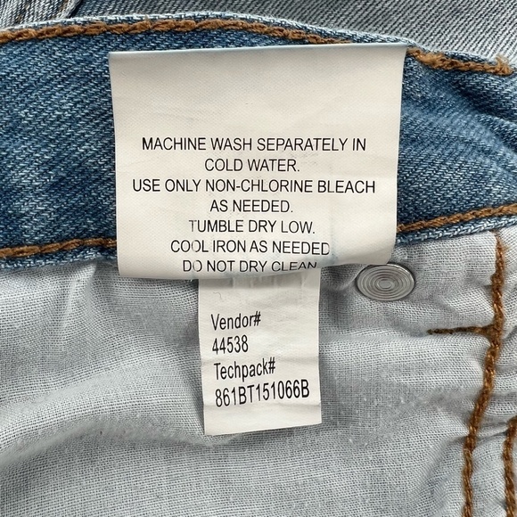 Brandy Melville Button Fly Distressed Jeans Size 23 Women’s - Picture 7 of 8